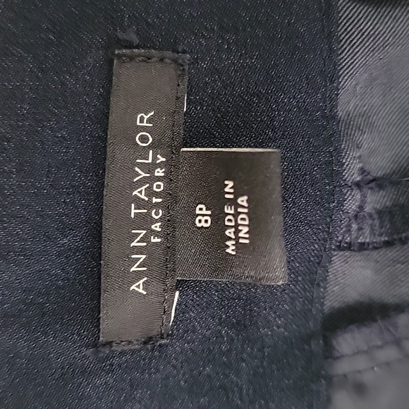 Women's Ann Taylor Factory Ankle Cropped Pants, Blue, Size 8P, Pre-owned - Picture 7 of 8
